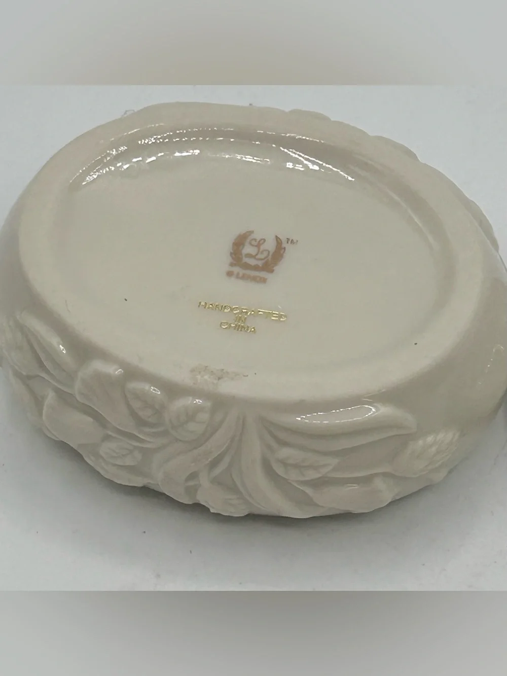 Lenox Tender Love Keepsake Box Elephants Raised Embossed Pattern Ceramic Ivory